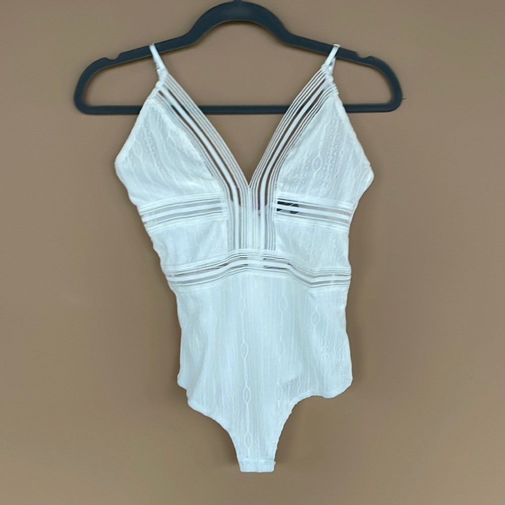 Blue Blush White Bodysuit w/ Adjustable Straps Illusion and Lined Size Small NWT